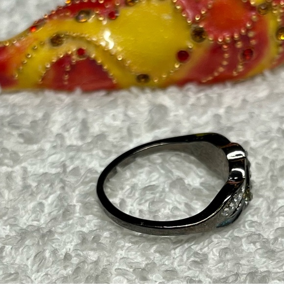 🦋Cute black ring with rhinestone and inlay opal look/costume NWOT - Picture 4 of 8